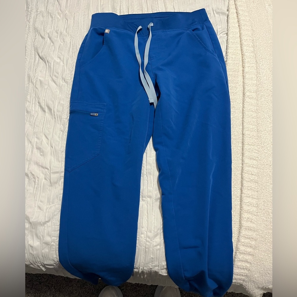 Women’s royal blue Zamora- Jogger scrub pants. Color royal blue, size small